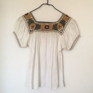 🌵 Vintage Boho 70’s Peasant Blouse Embroidered